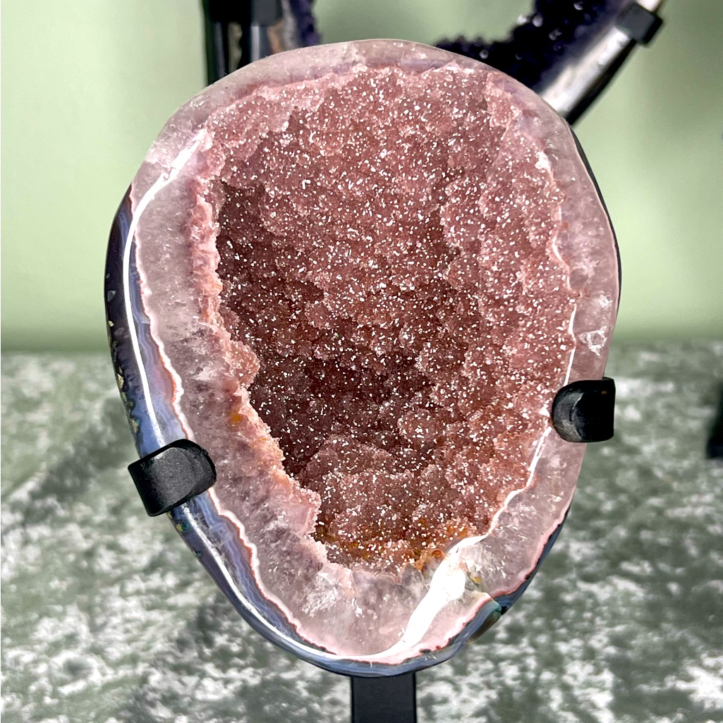 Druzy Amethyst Freeform On Stand - Daf16